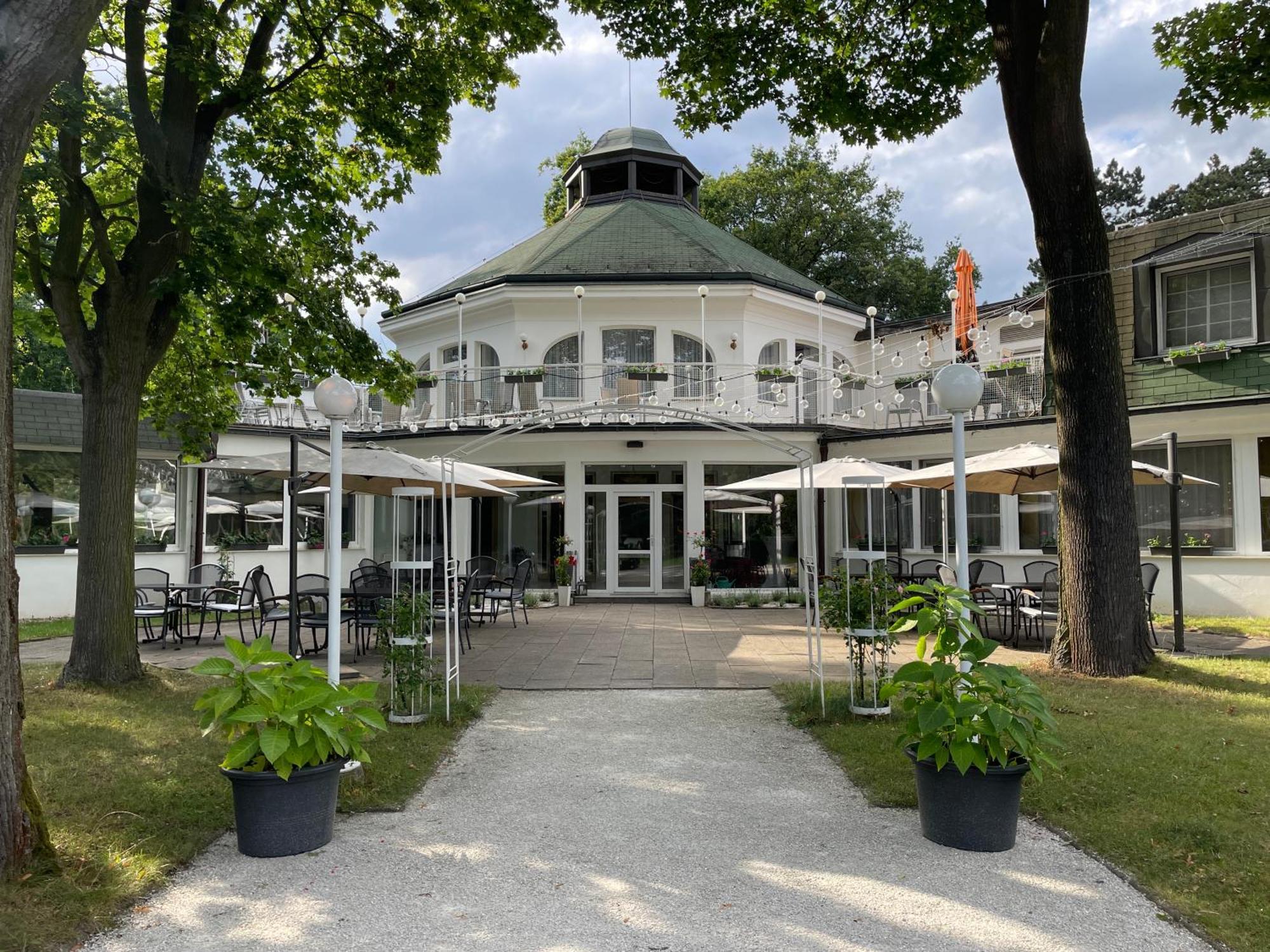 Hotel Ostrov Nymburk Exterior foto